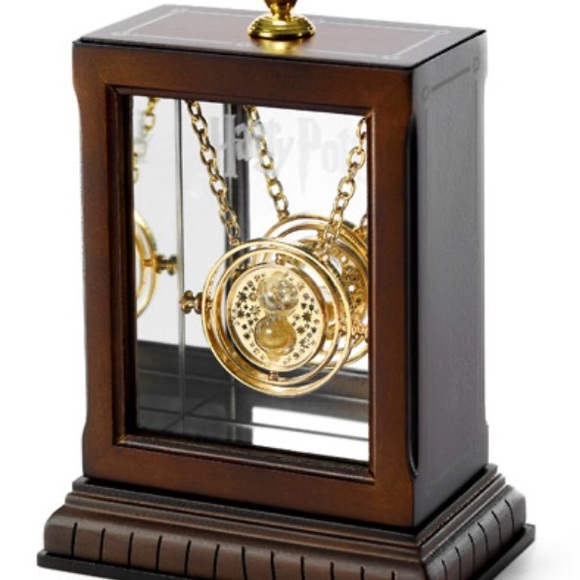 Harry Potter Time Turner Prop Replica - Picture 3 of 6